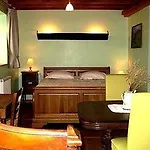 Hotel Logis De La Hulotte