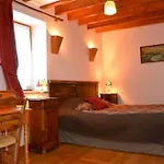 Hotel Logis De La Hulotte