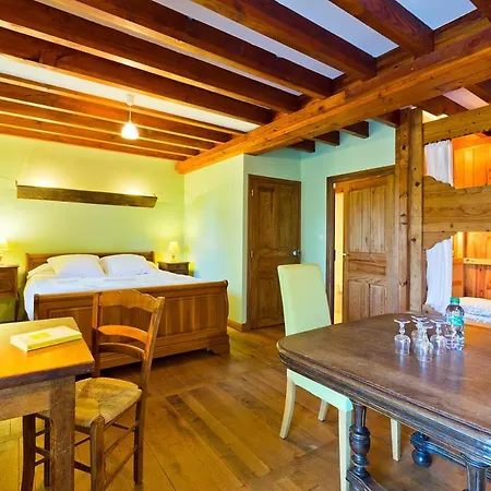 Logis De La Hulotte ホテル Saint-Jacques-dʼAmbur
