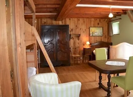 Logis De La Hulotte Saint-Jacques-dʼAmbur