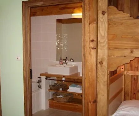 Hotel Logis De La Hulotte